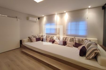 Sala de TV de casa de condomínio à venda com 3 quartos, 540m² em Swiss Park, Campinas