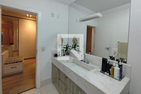 Casa de condomínio à venda com 540m², 3 quartos e 3 vagasBanheiro Suíte