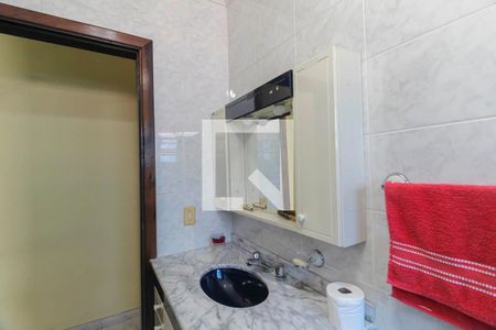 Casa à venda com 122m², 3 quartos e 2 vagasBanheiro