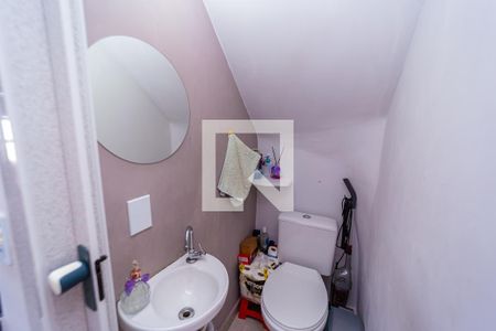 Casa de condomínio à venda com 86m², 2 quartos e 2 vagasLavabo