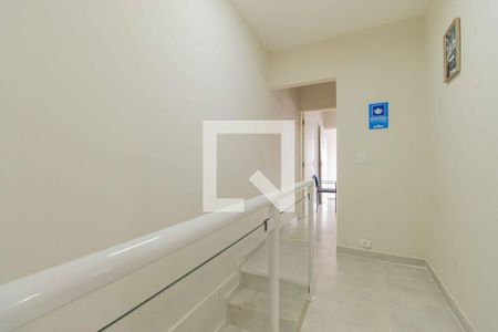 Casa à venda com 230m², 5 quartos e 3 vagas Casa à venda com 230m², 5 quartos e 3 vagasCorredor 2