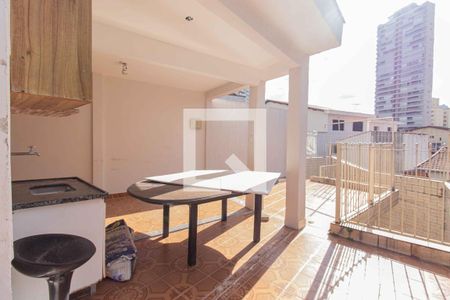 Casa à venda com 230m², 5 quartos e 3 vagas Casa à venda com 230m², 5 quartos e 3 vagasQuintal e área de serviço