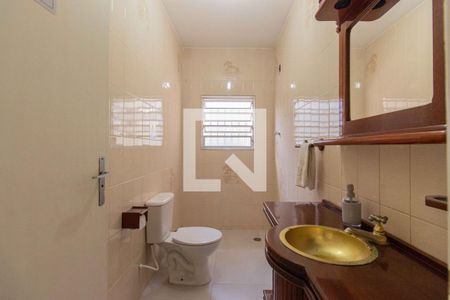 Casa à venda com 230m², 5 quartos e 3 vagas Casa à venda com 230m², 5 quartos e 3 vagasBanheiro 2