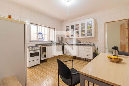 Casa à venda com 230m², 5 quartos e 3 vagas Casa à venda com 230m², 5 quartos e 3 vagasCozinha