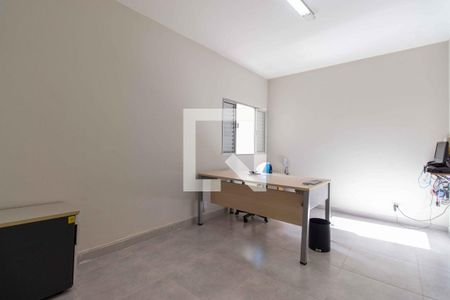 Casa à venda com 230m², 5 quartos e 3 vagas Casa à venda com 230m², 5 quartos e 3 vagasQuarto 3