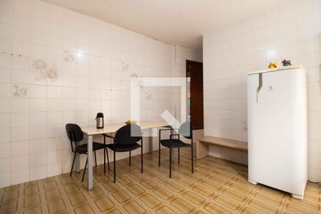 Casa à venda com 230m², 5 quartos e 3 vagas Casa à venda com 230m², 5 quartos e 3 vagasCozinha