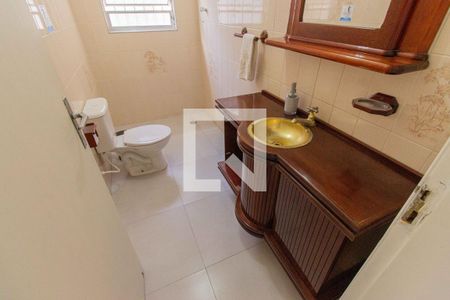 Casa à venda com 230m², 5 quartos e 3 vagas Casa à venda com 230m², 5 quartos e 3 vagasBanheiro 2