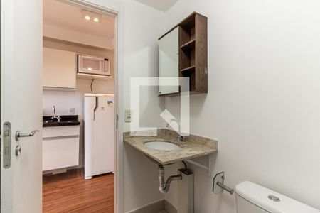 Banheiro de kitnet/studio para alugar com 1 quarto, 26m² em Santa Ifigênia, São Paulo