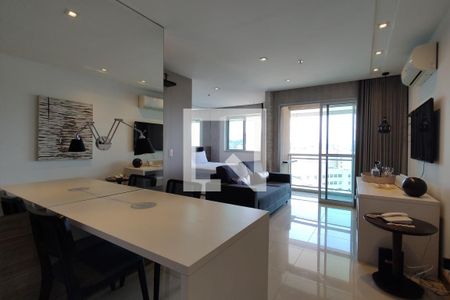 Sala de apartamento para alugar com 1 quarto, 37m² em Jacarepaguá, Rio de Janeiro