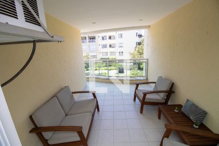 Apartamento à venda com 112m², 3 quartos e 2 vagasVaranda