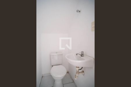 Lavabo de casa de condomínio para alugar com 2 quartos, 60m² em Vila Ré, São Paulo