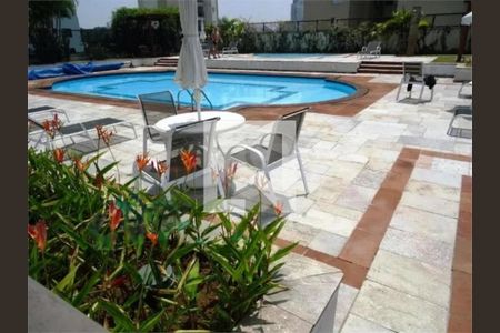 Apartamento à venda com 240m², 3 quartos e 3 vagasFoto 01