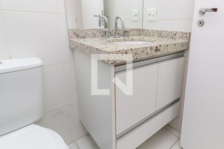 Apartamento à venda com 61m², 2 quartos e 1 vaga Apartamento à venda com 61m², 2 quartos e 1 vagaBanheiro