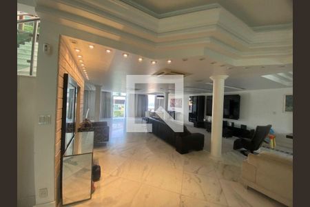 Casa à venda com 5 quartos, 682m² em Camboinhas, Niterói