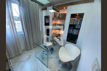 Casa à venda com 5 quartos, 682m² em Camboinhas, Niterói