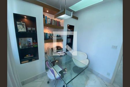 Casa à venda com 5 quartos, 682m² em Camboinhas, Niterói