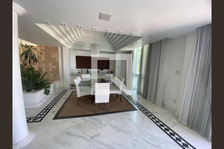 Casa à venda com 5 quartos, 682m² em Camboinhas, Niterói