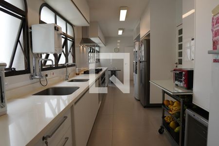 Apartamento à venda com 300m², 6 quartos e 4 vagasCozinha