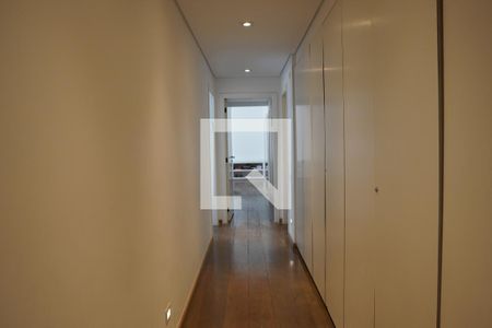 Apartamento à venda com 300m², 6 quartos e 4 vagasCorredor