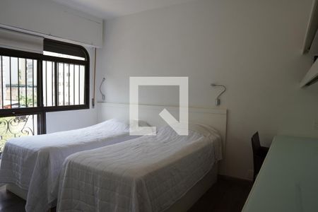 Apartamento à venda com 300m², 6 quartos e 4 vagasQuarto 2 