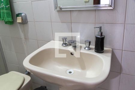 Casa à venda com 176m², 3 quartos e 3 vagas Casa à venda com 176m², 3 quartos e 3 vagasBanheiro 2