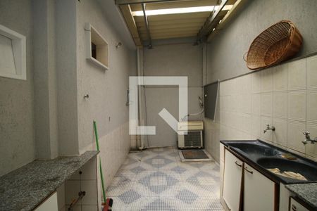 Casa à venda com 170m², 4 quartos e 2 vagasÁrea de Serviço