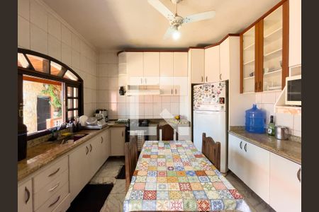 Casa para alugar com 285m², 3 quartos e 3 vagas Casa para alugar com 285m², 3 quartos e 3 vagasCozinha