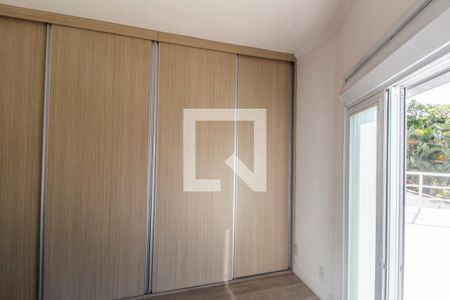 Casa de condomínio à venda com 258m², 4 quartos e 6 vagasSuíte master