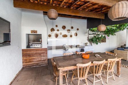 Casa de condomínio à venda com 258m², 4 quartos e 6 vagasÁrea gourmet