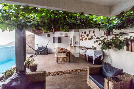 Casa de condomínio à venda com 258m², 4 quartos e 6 vagasÁrea gourmet