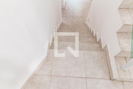 Casa de condomínio à venda com 258m², 4 quartos e 6 vagasEscada