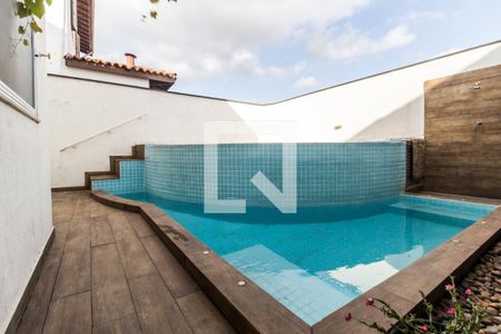Casa de condomínio à venda com 258m², 4 quartos e 6 vagasPiscina