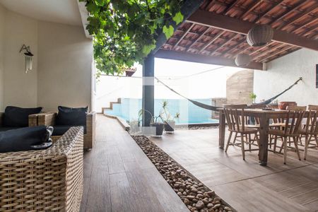 Casa de condomínio à venda com 258m², 4 quartos e 6 vagasÁrea gourmet