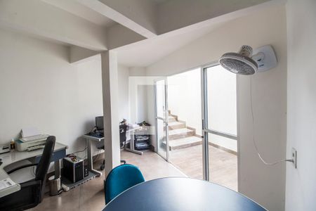 Casa de condomínio à venda com 258m², 4 quartos e 6 vagasEscritório