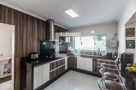 Casa de condomínio à venda com 258m², 4 quartos e 6 vagasCozinha