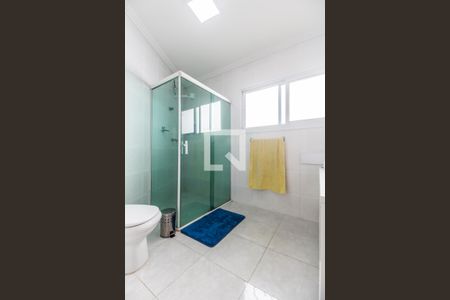 Casa de condomínio à venda com 258m², 4 quartos e 6 vagasBanheiro