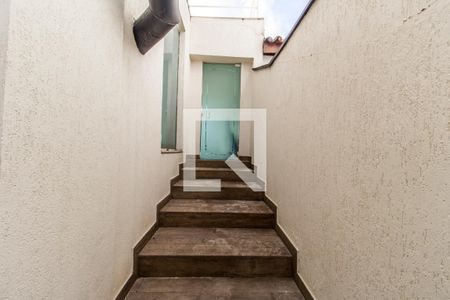 Casa de condomínio à venda com 258m², 4 quartos e 6 vagasEscada