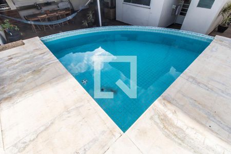 Casa de condomínio à venda com 258m², 4 quartos e 6 vagasPiscina