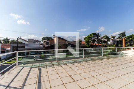 Casa de condomínio à venda com 258m², 4 quartos e 6 vagasVaranda