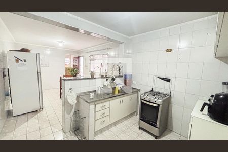 Casa à venda com 180m², 4 quartos e 2 vagas Casa à venda com 180m², 4 quartos e 2 vagasCozinha