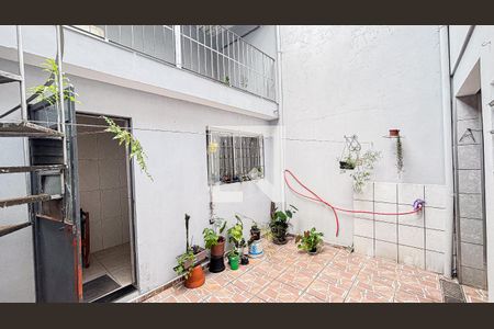 Casa à venda com 180m², 4 quartos e 2 vagas Casa à venda com 180m², 4 quartos e 2 vagasQuintal