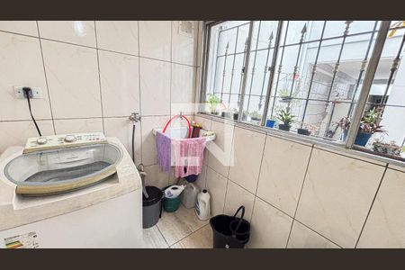 Casa à venda com 180m², 4 quartos e 2 vagas Casa à venda com 180m², 4 quartos e 2 vagasÁrea de Serviço