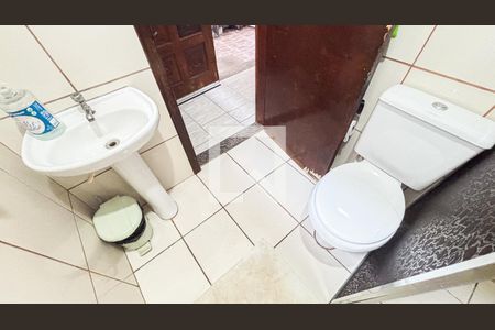 Casa à venda com 180m², 4 quartos e 2 vagas Casa à venda com 180m², 4 quartos e 2 vagasBanheiro 2