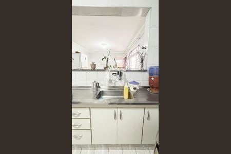 Casa à venda com 180m², 4 quartos e 2 vagas Casa à venda com 180m², 4 quartos e 2 vagasCozinha