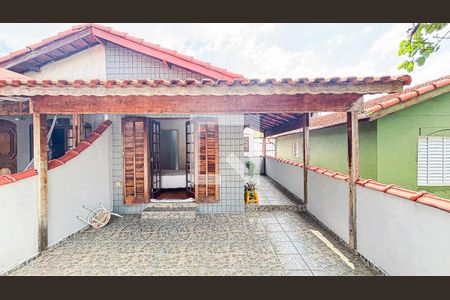 Casa à venda com 180m², 4 quartos e 2 vagas Casa à venda com 180m², 4 quartos e 2 vagasQuarto 1 - Varanda