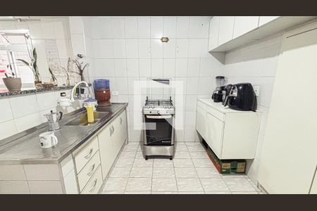 Casa à venda com 180m², 4 quartos e 2 vagas Casa à venda com 180m², 4 quartos e 2 vagasCozinha