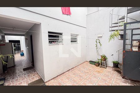 Casa à venda com 180m², 4 quartos e 2 vagas Casa à venda com 180m², 4 quartos e 2 vagasQuintal