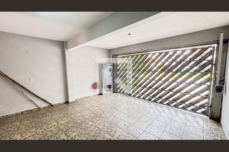 Casa à venda com 180m², 4 quartos e 2 vagas Casa à venda com 180m², 4 quartos e 2 vagasGaragem