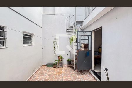 Casa à venda com 180m², 4 quartos e 2 vagas Casa à venda com 180m², 4 quartos e 2 vagasQuintal