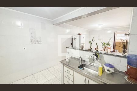 Casa à venda com 180m², 4 quartos e 2 vagas Casa à venda com 180m², 4 quartos e 2 vagasCozinha